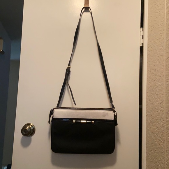 nice black white and gold shoulder bag - Picture 1 of 3